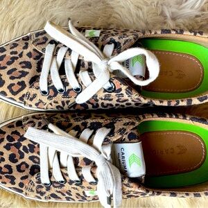 Cariuma Sneakers cheetah EUC